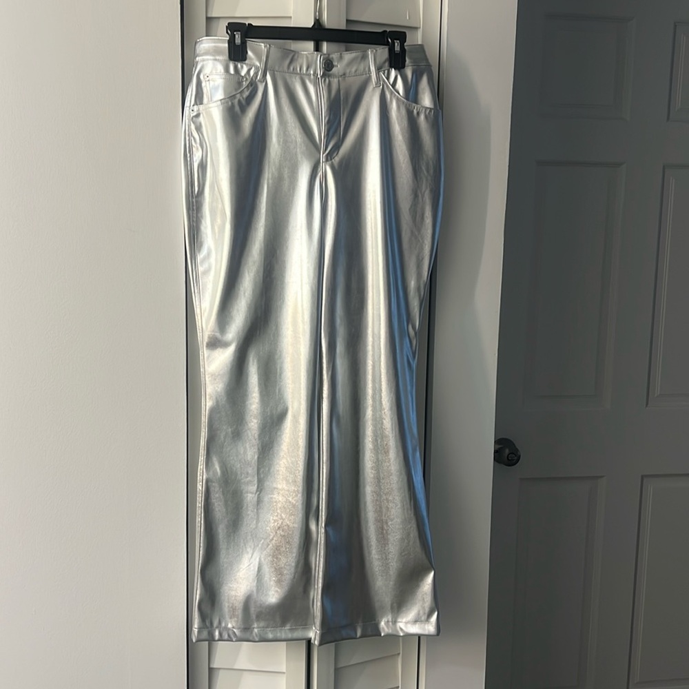 NWT Wild Fable Silver Metallic flare Jeans - Picture 4 of 14